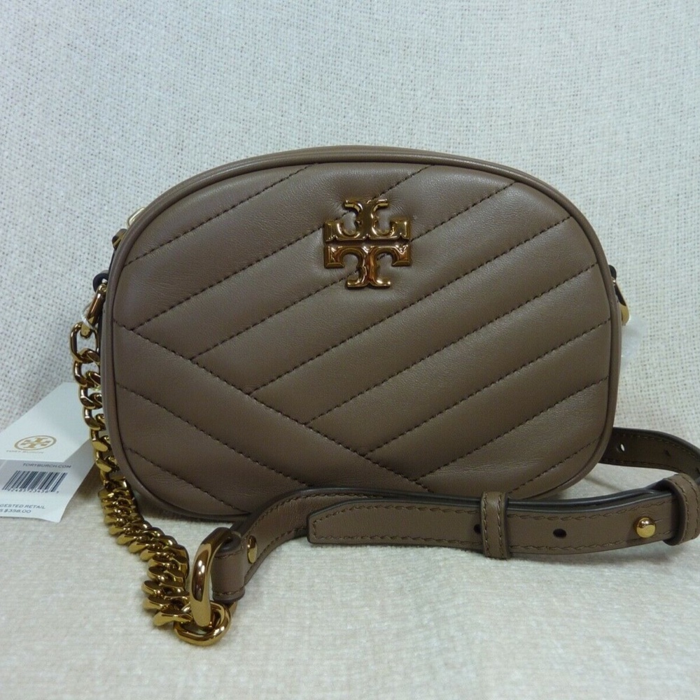 NEW Tory Burch Kira Chevron Classic Taupe Small Camera Bag/Crossbody Bag - Picture 2 of 15